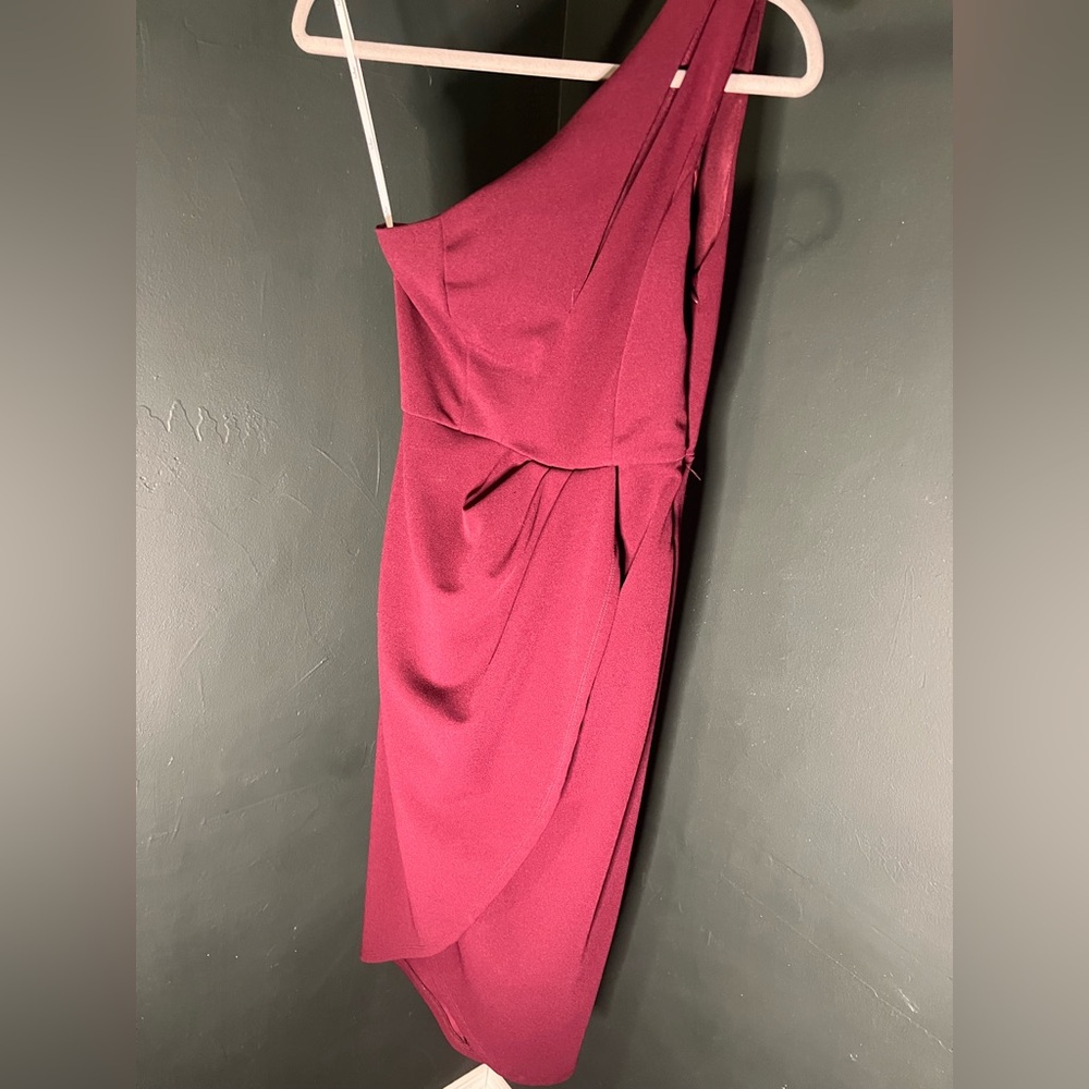 Lulu's Burgundy One-Shoulder Midi Dress